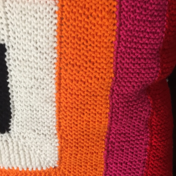 Knitted pillow cover with companion small pillow - Picture 8 of 10